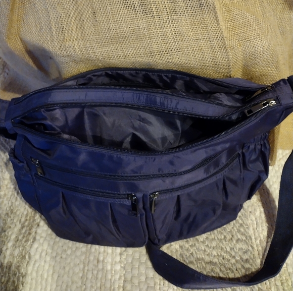 Baggallini - Picture 2 of 3